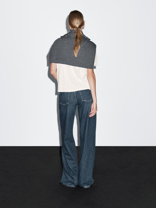 High-waist wide-leg jeans with pockets