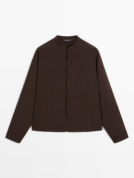 Stand collar shirt with front seam