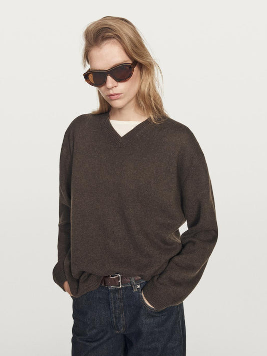 Oversize V-neck knit sweater