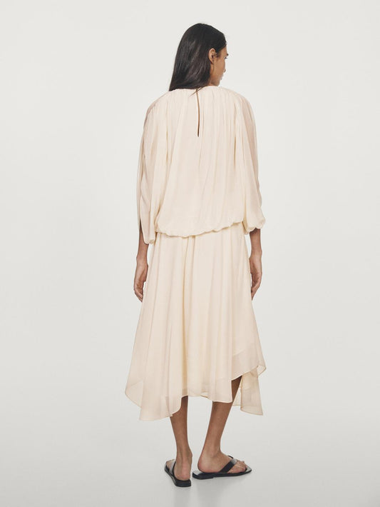 Voluminous flowing blouse