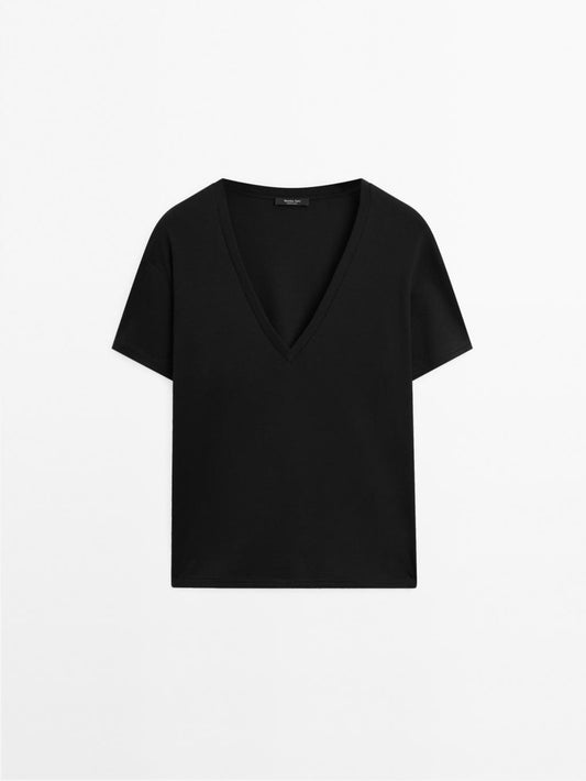 Flowing V-neck T-shirt