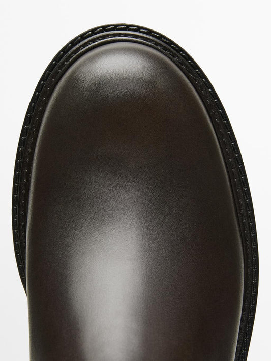 Leather Chelsea boots