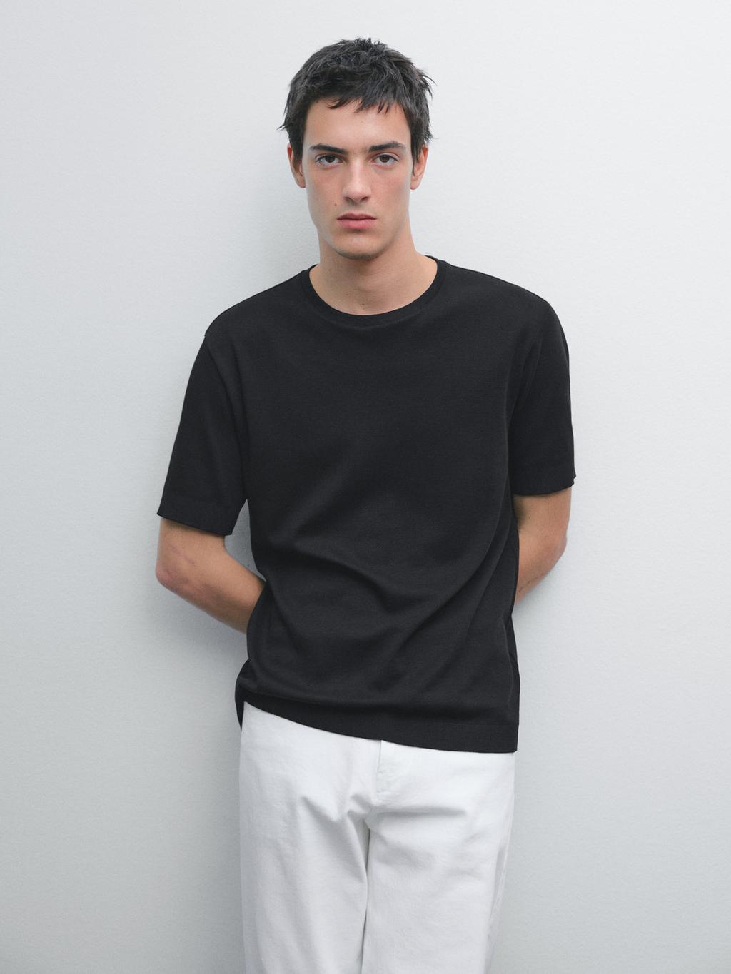 100% cotton T-shirt with ribbed trims