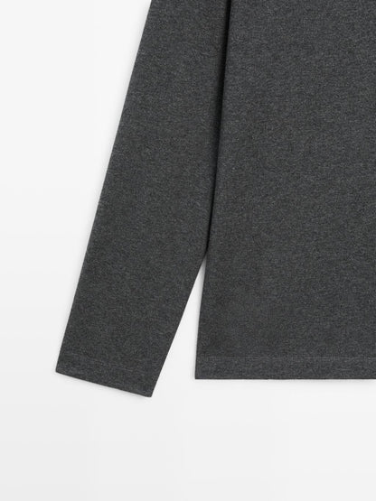 Long sleeve polo shirt with zip-up collar