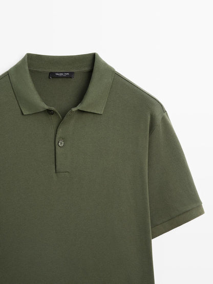 Short sleeve polo shirt with zip-up collar