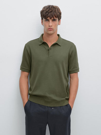 Short sleeve polo shirt with zip-up collar