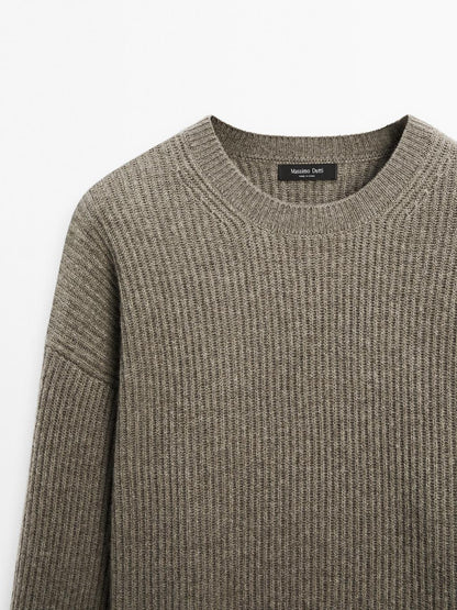 Ribbed knit wool and cashmere sweater