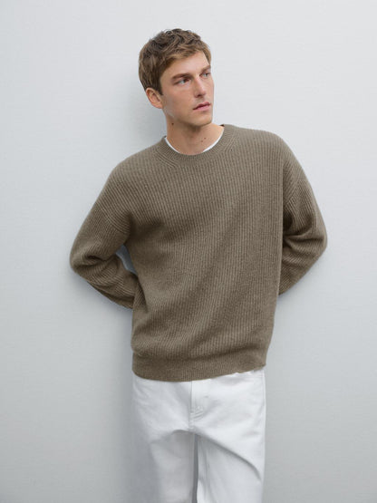 Ribbed knit wool and cashmere sweater