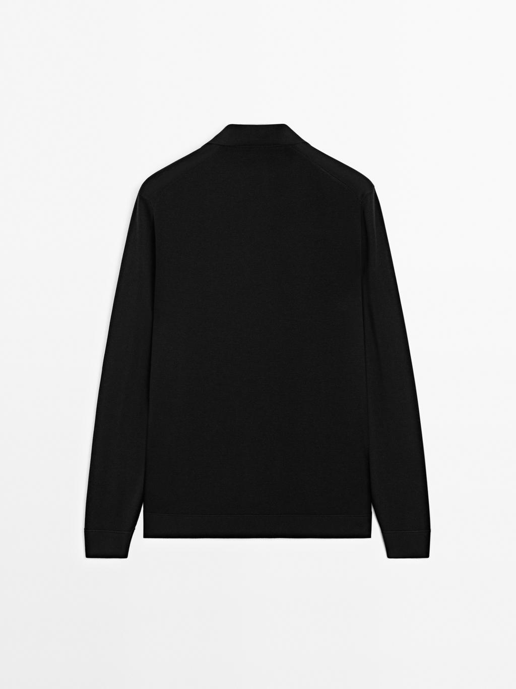 Knit sweater with a polo collar