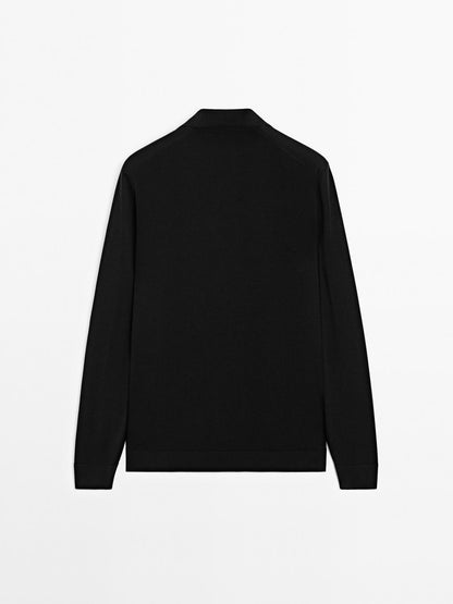 Knit sweater with a polo collar