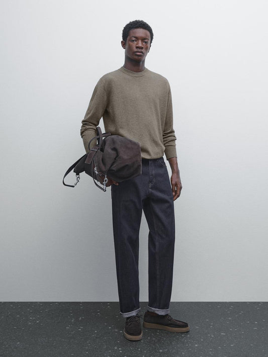 Crew neck knit sweater