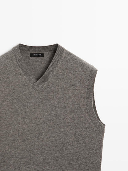 Wool blend V-neck vest
