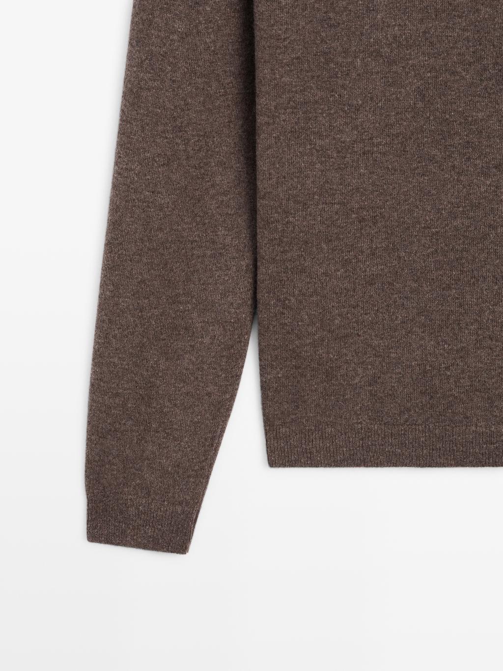 Wool blend knit V-neck sweater