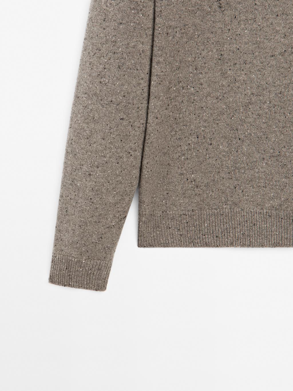 100% wool knit crew neck sweater