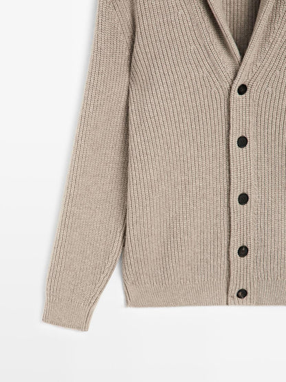 Collared knit cardigan