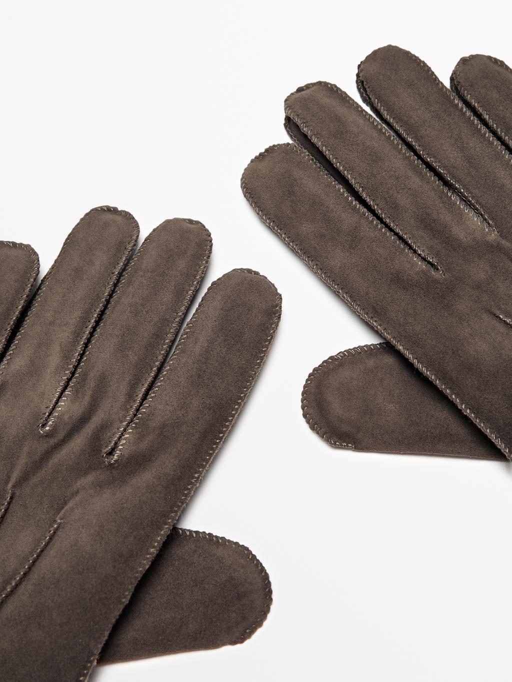 Goatskin gloves with suede finish
