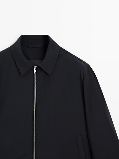 Lightweight water-repellent jacket