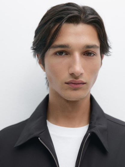 Lightweight water-repellent jacket