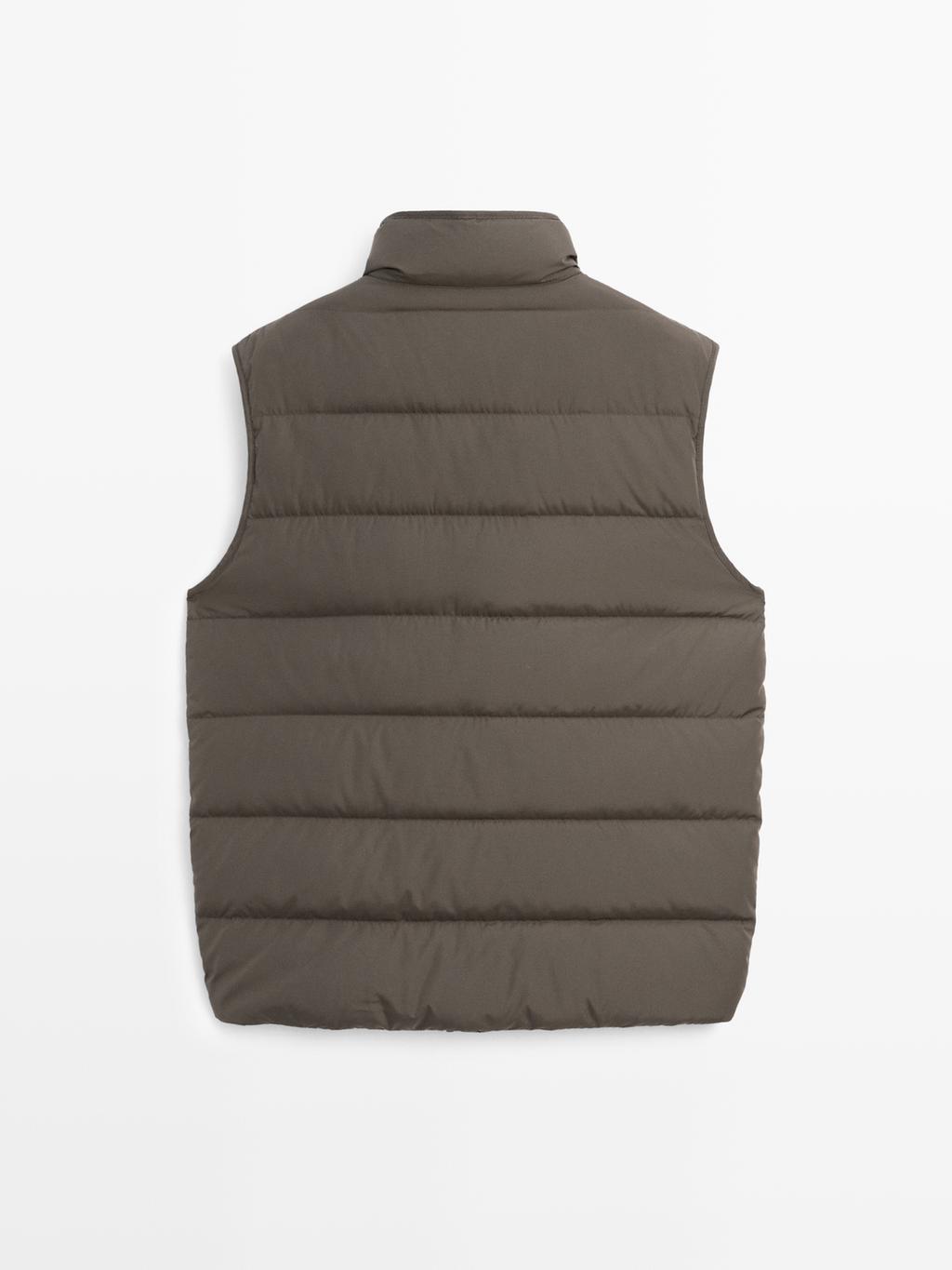 Water-repellent puffer gilet with down blend