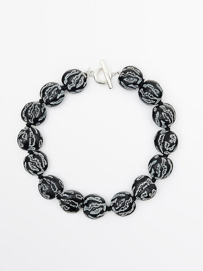 Short pendant with irregular beads