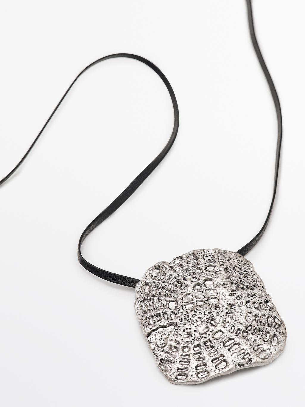 Textured medallion necklace