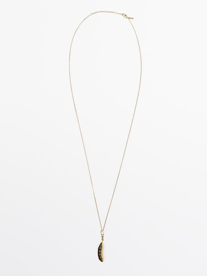 Chain necklace with pod pendant