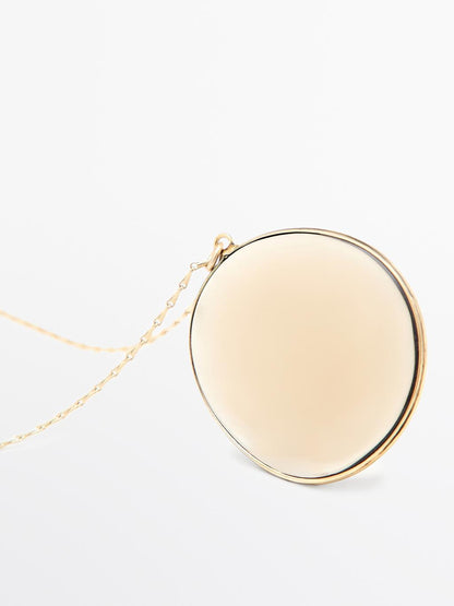 Necklace with translucent stone pendant