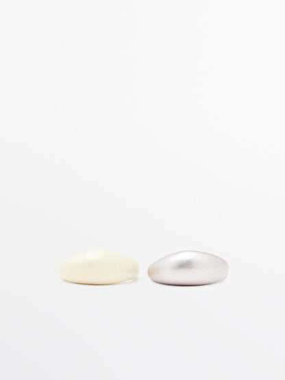 Pack of enamelled rings