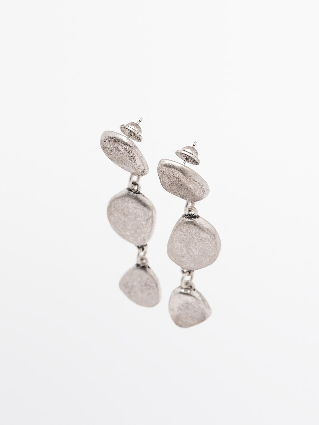 Leaf dangle earrings