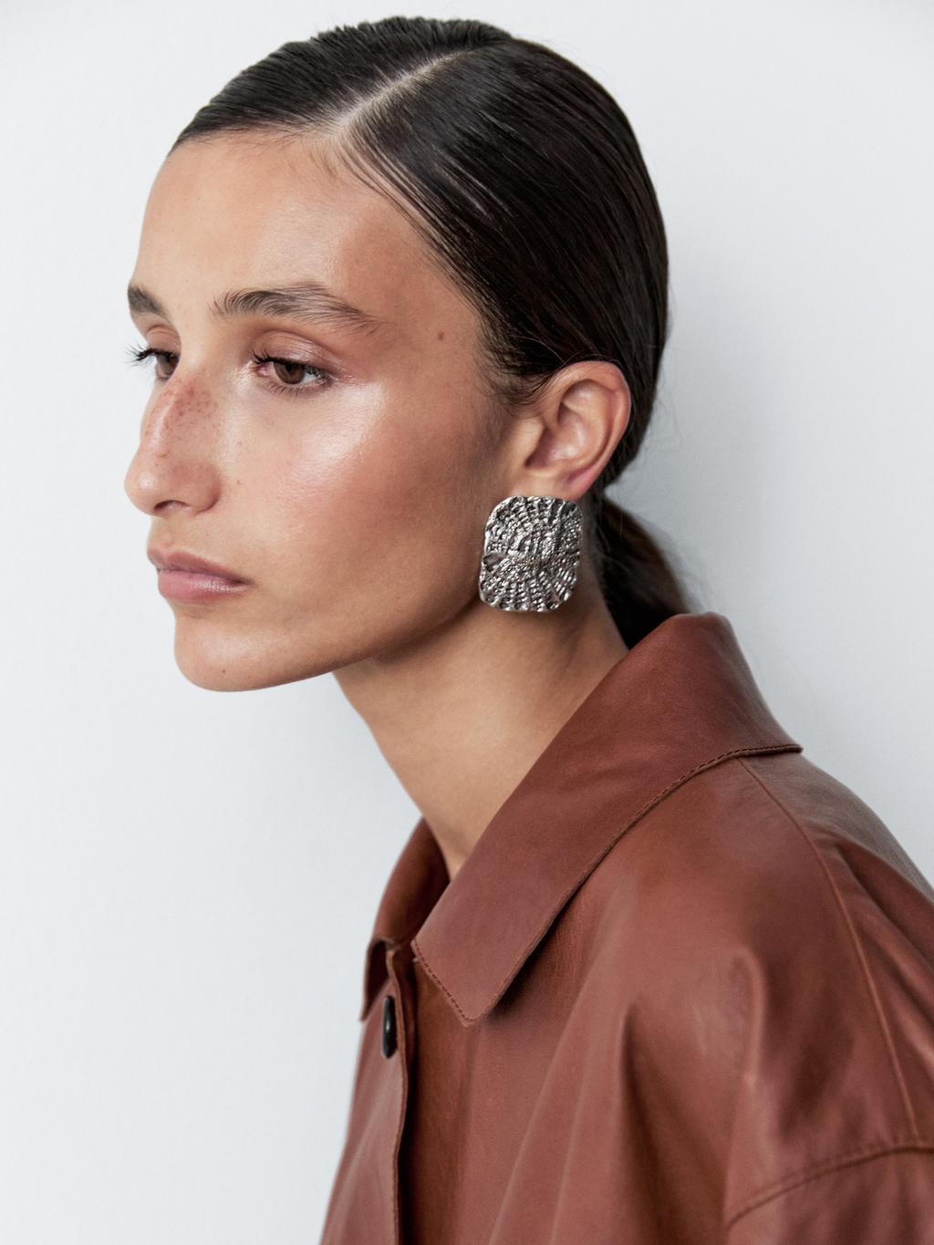 Textured medallion earrings