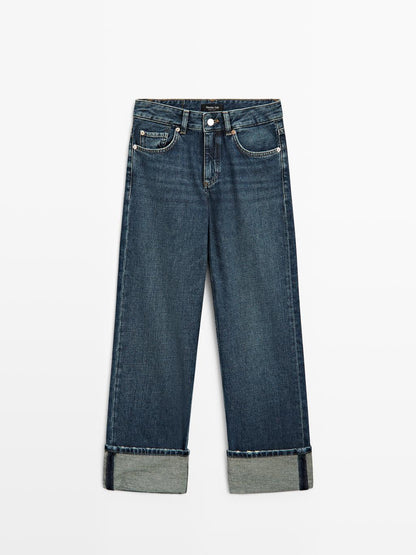 Low-waist straight-leg jeans with turn-up