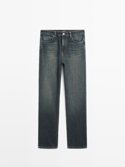 High-waist straight-leg comfort jeans
