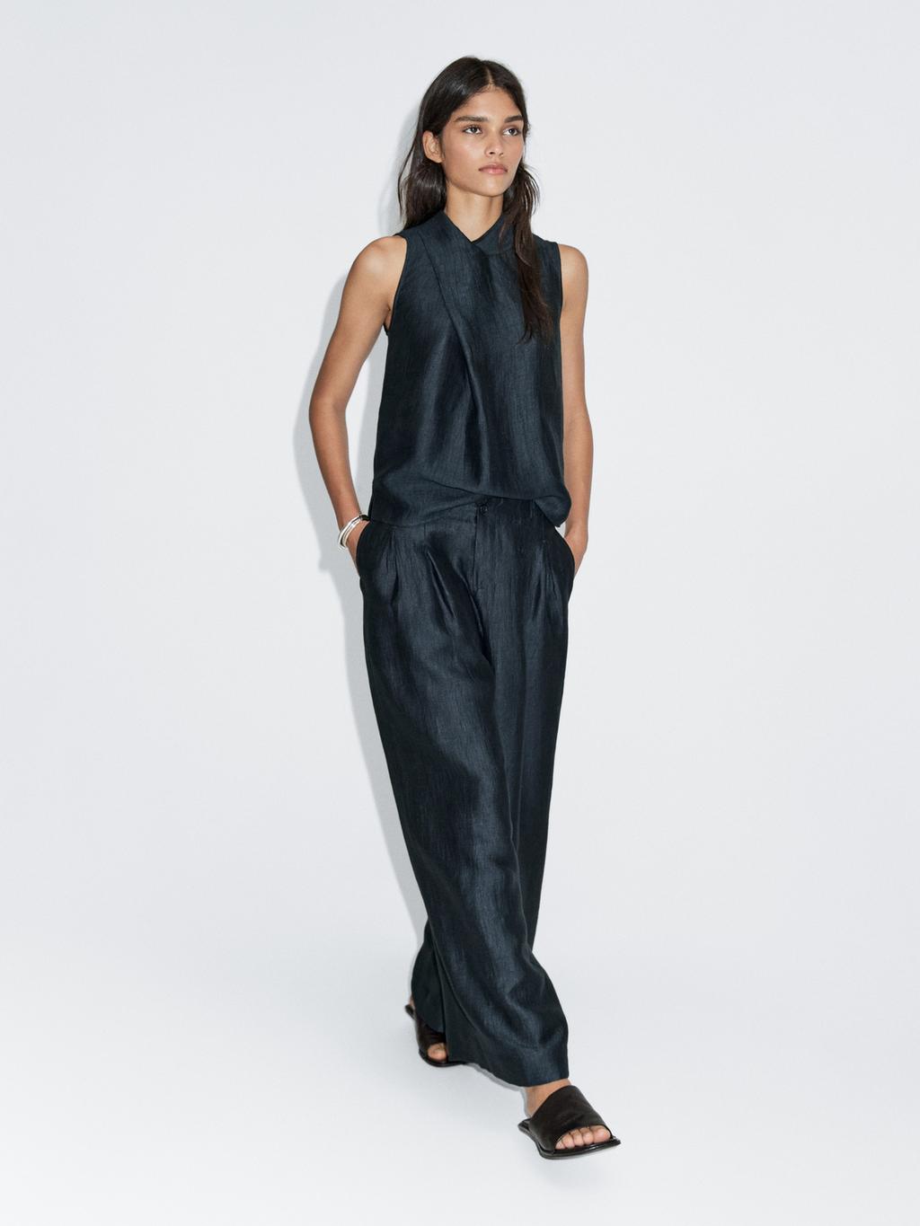 Loose-fitting linen blend trousers