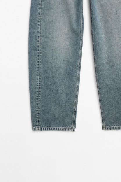 High-waist balloon fit jeans