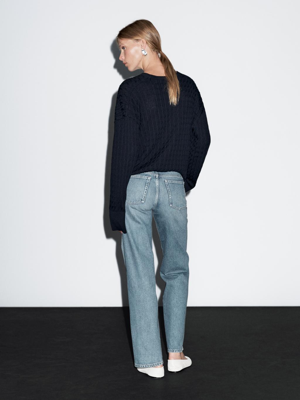 Low-rise straight-leg jeans