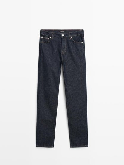 Mid-waist straight-leg skinny jeans