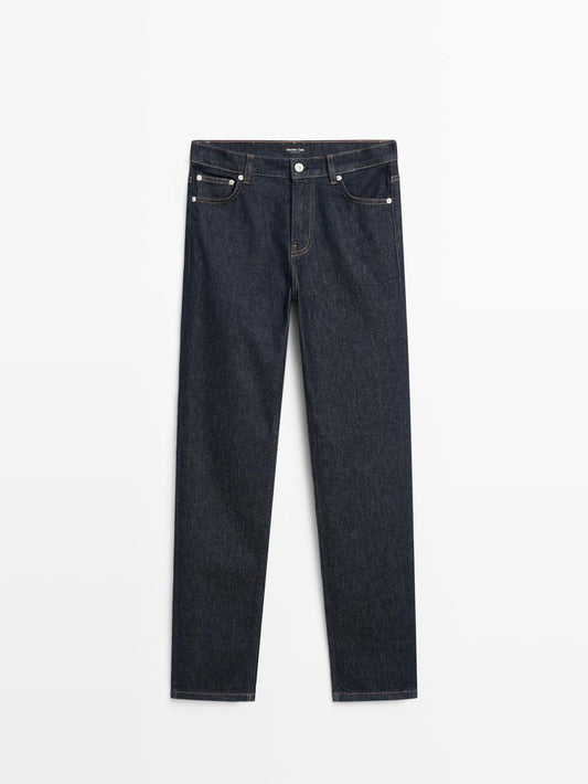Mid-waist straight-leg skinny jeans