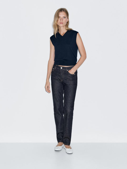 Mid-waist straight-leg skinny jeans