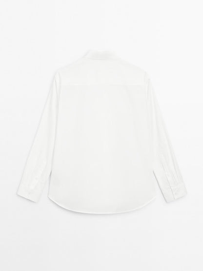 Poplin shirt with hidden buttons