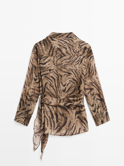 Flowing jacquard kimono with rhinestone button