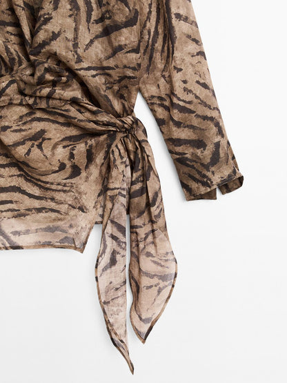 Flowing jacquard kimono with rhinestone button