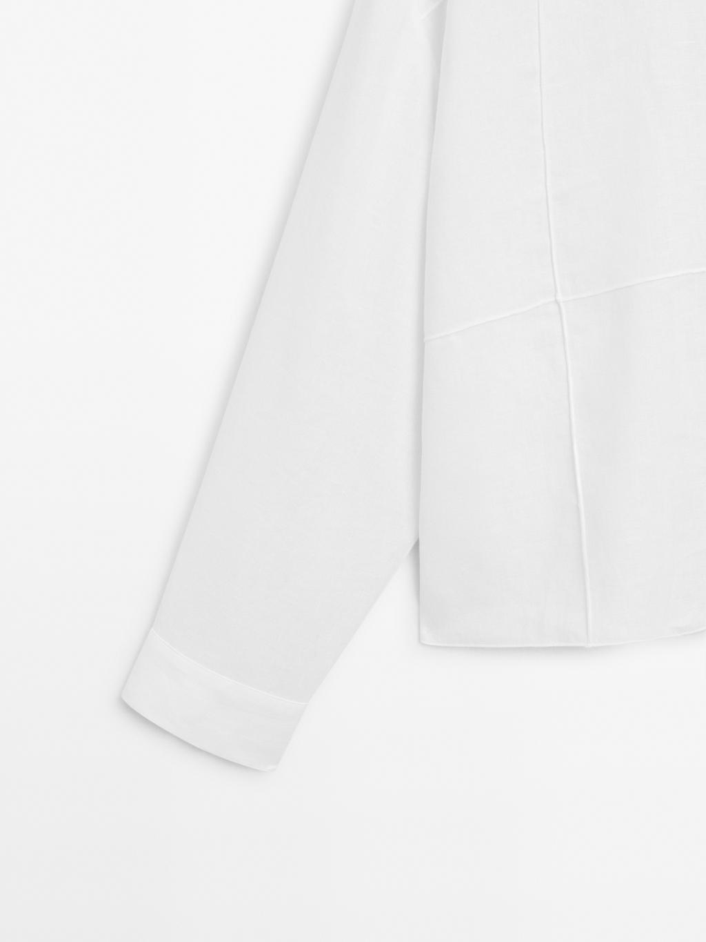 100% linen shirt with embroidered detail