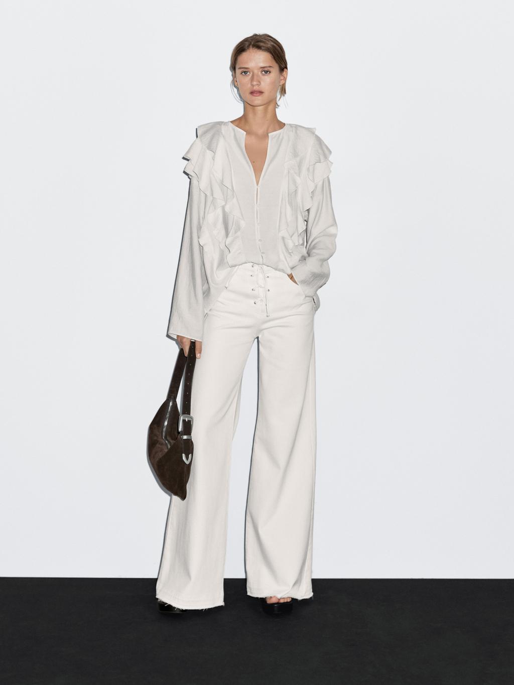 Flowing blouse with ruffles