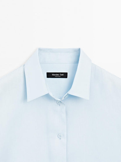 Flowing shirt with shirt collar