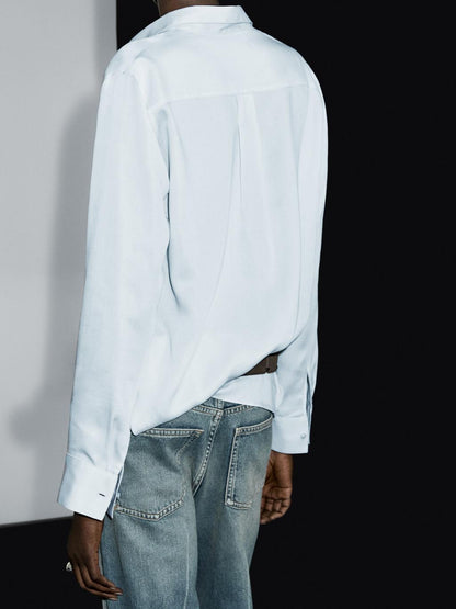 Flowing shirt with shirt collar