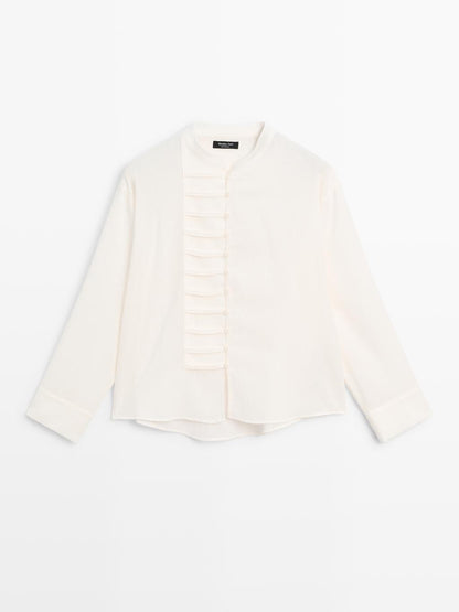 Round-neck shirt with button details