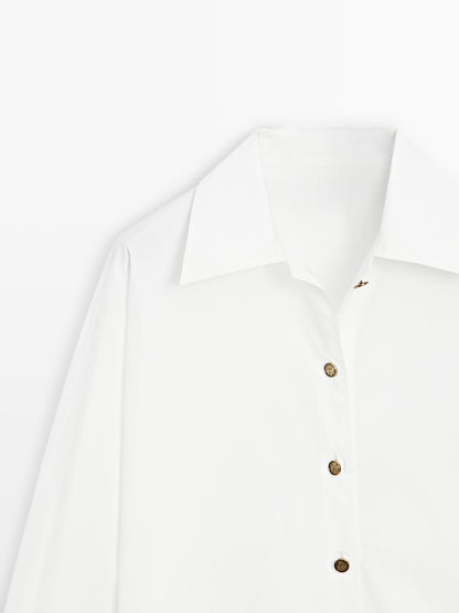 Poplin shirt with golden buttons