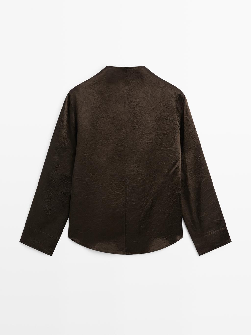 Flowing blouse with draped collar