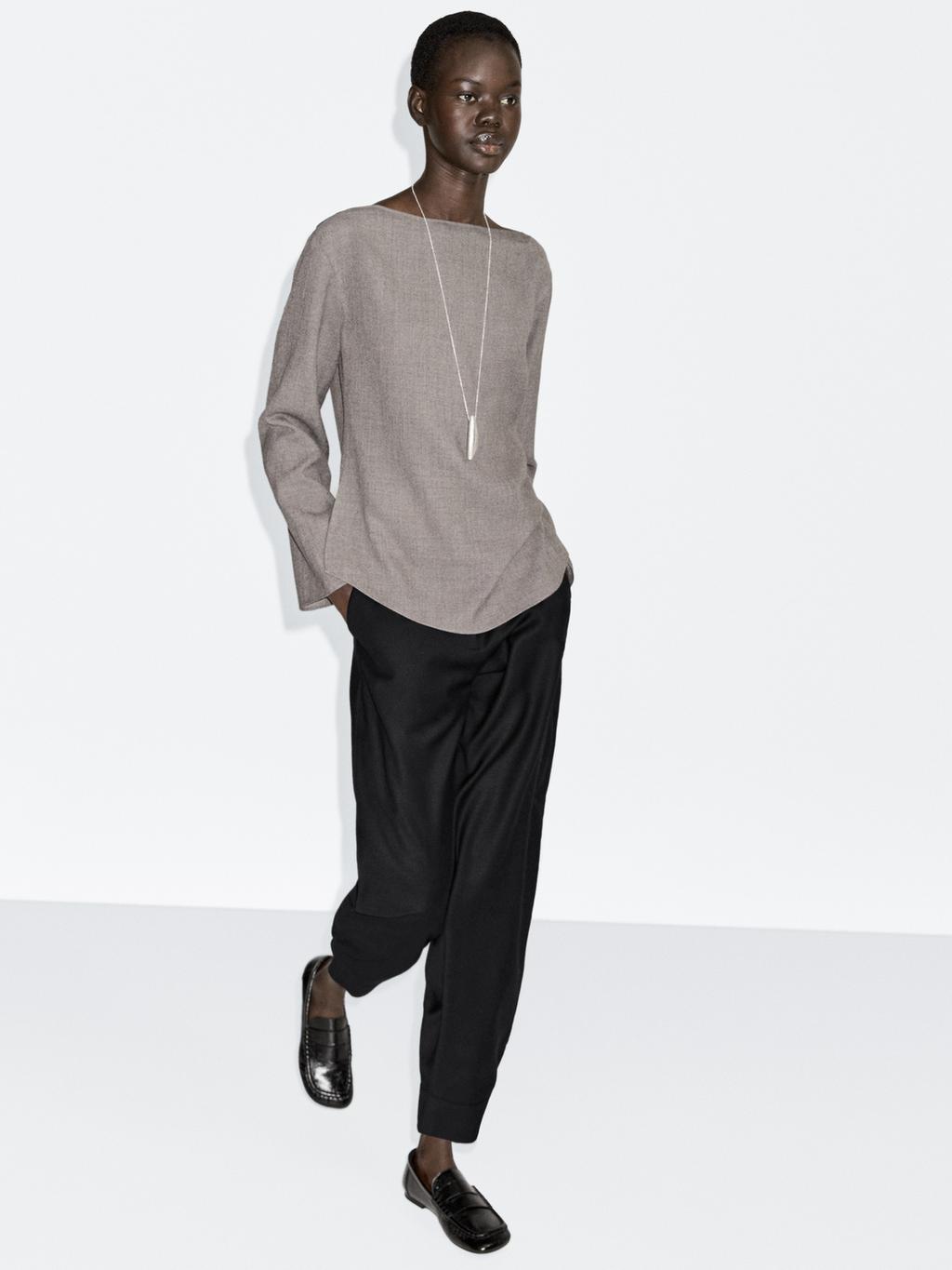 Felt texture boat neck blouse