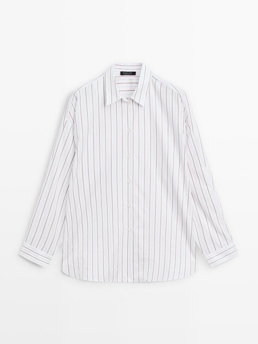 Loose-fitting striped shirt